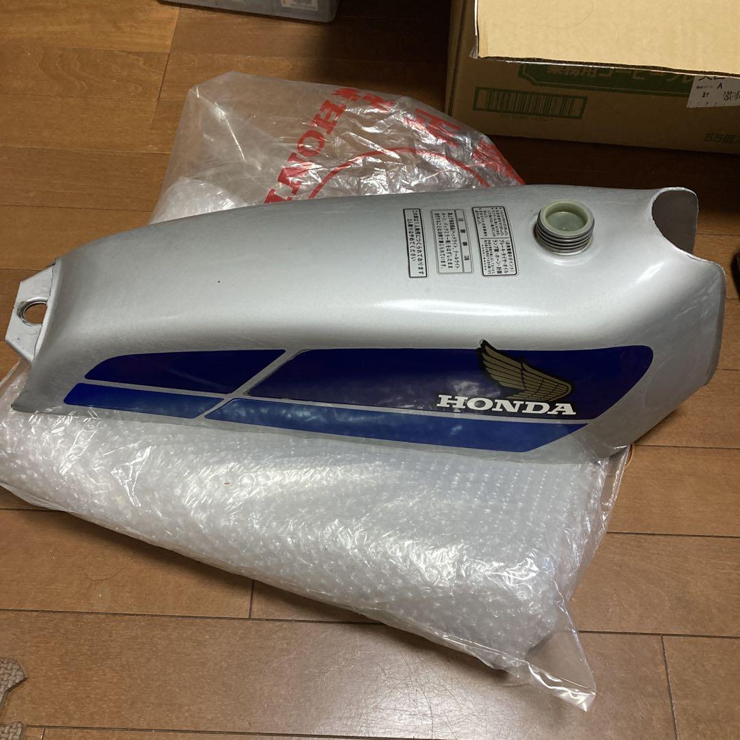 ホンダ TL125Sイーハトーブ タンク 銀/青 純正 中古 バイク 部品