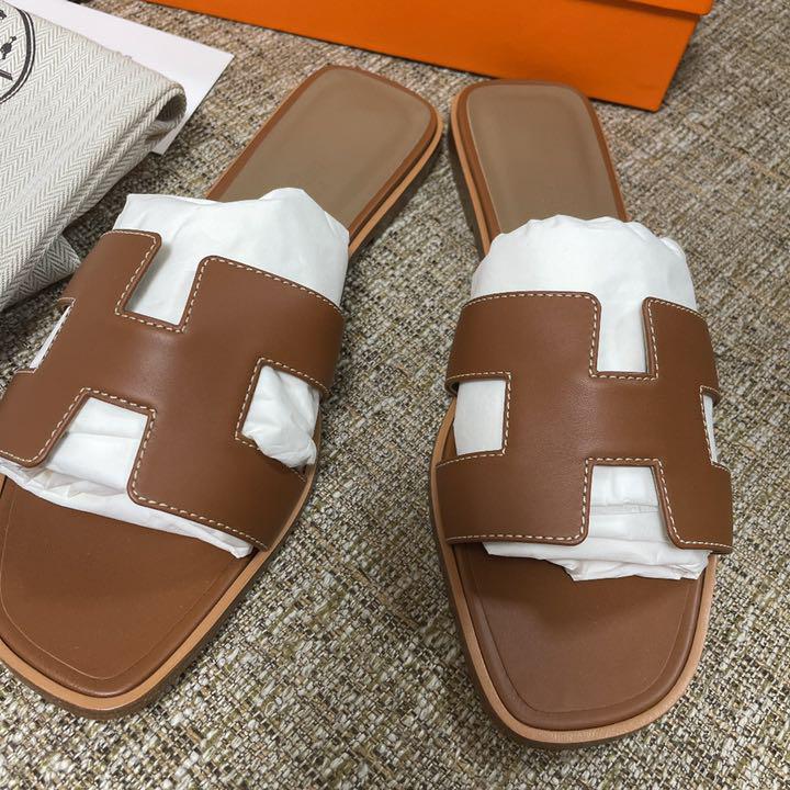新品《 CELINE セリーヌ 》レオ ベルクロストラップ サンダル 39 新製品 セリーヌ CELINE 新品《 》レオ 39 サンダル ベルクロストラップ サンダル
