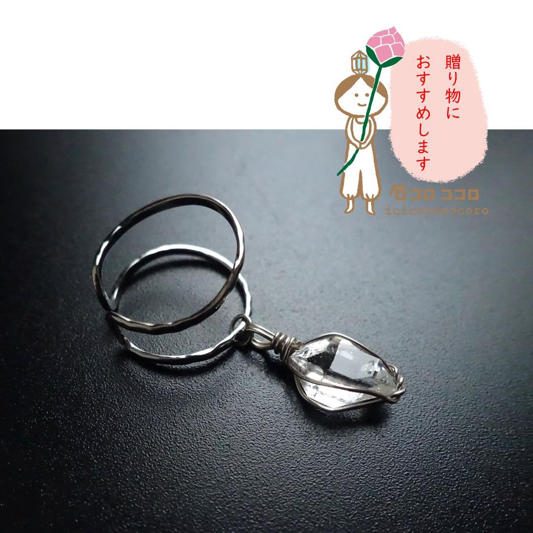 ハーキマー•ダイヤモンド ✦ の イヤーカフ【 煌めくハンマード仕上げ】 8,610円