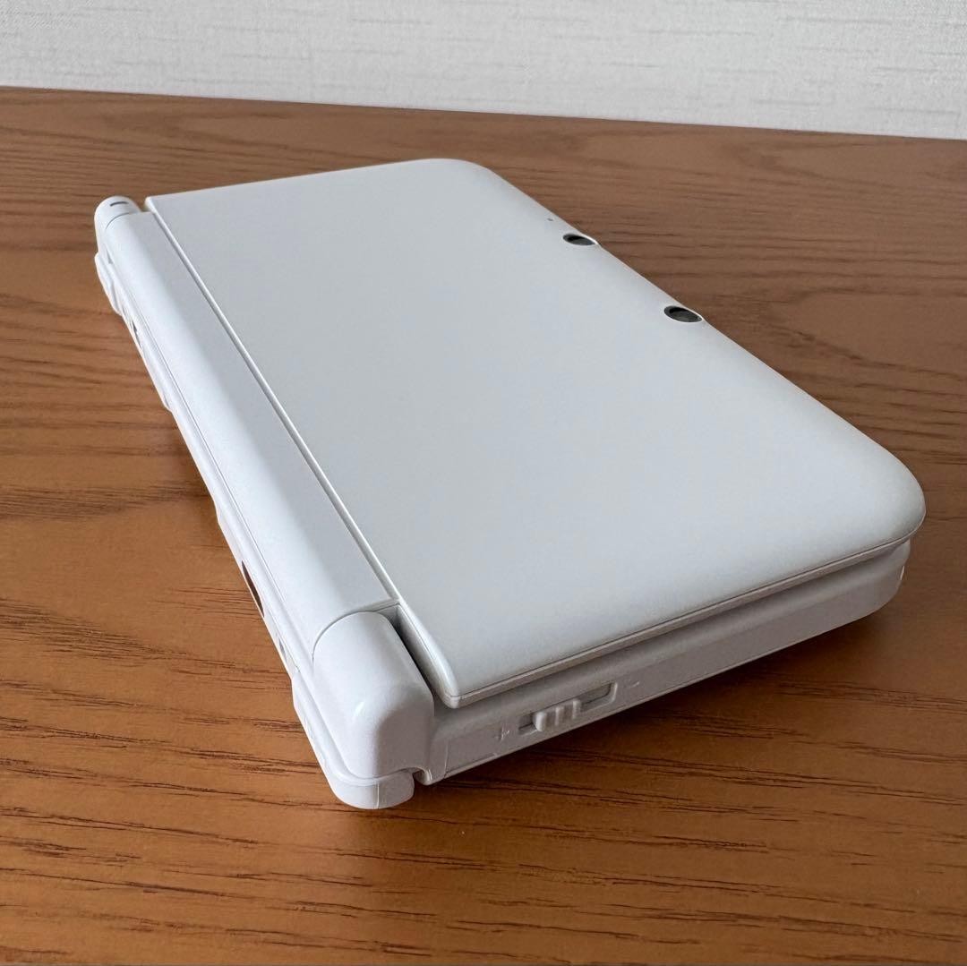 Nintendo 3DSLL ホワイト タッチペン 4GB SDカード 充電器
