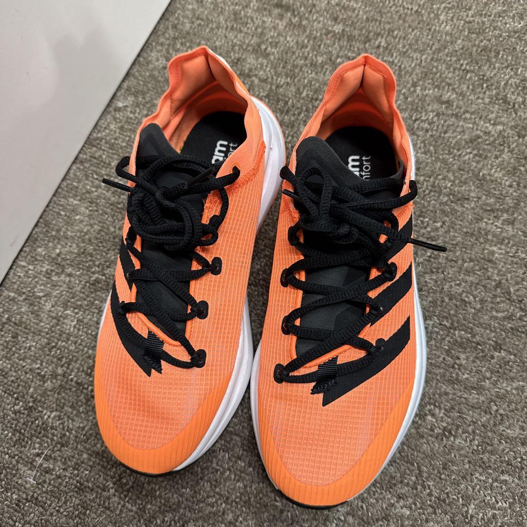 adidas オレンジ ランニングシューズ