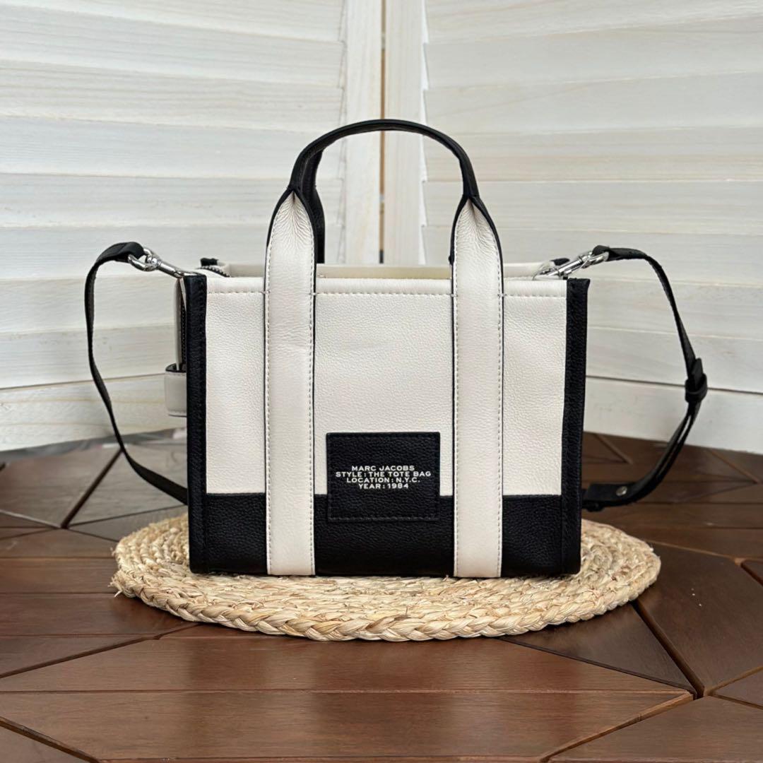 Marc Jacobs ザ レザー ミニ ダッフル バッグ | オレンジ