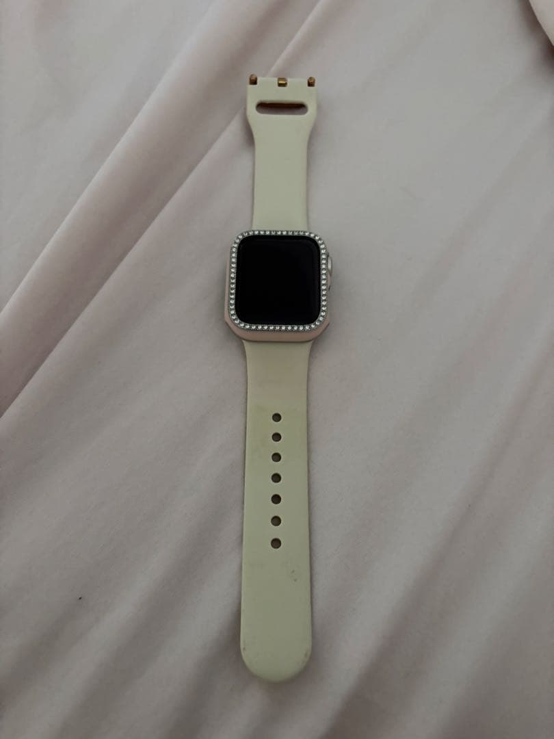ストーン付きホワイトシリコンバンドスマートウォッチ目立った傷や汚れなし