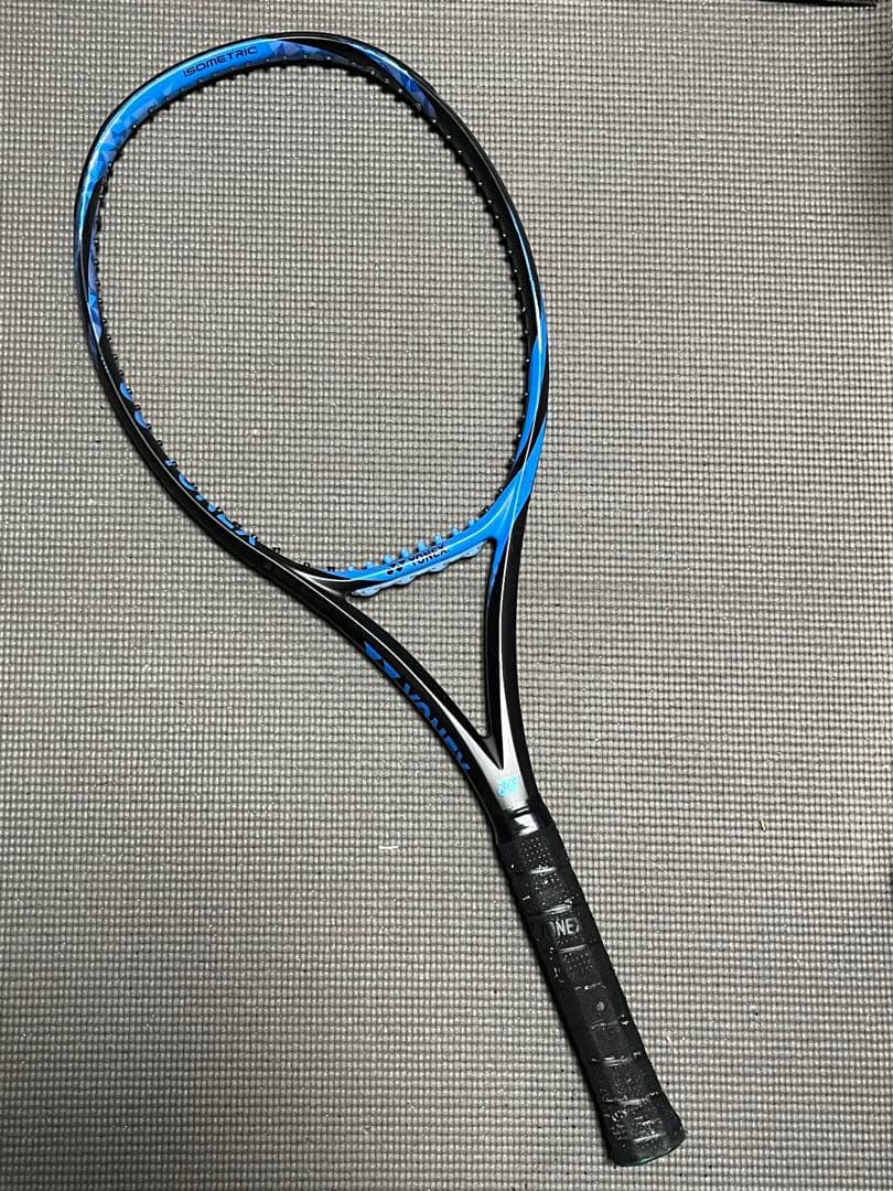YONEX
