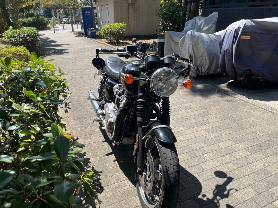 トライアンフ ボンネビル T120 ブラック