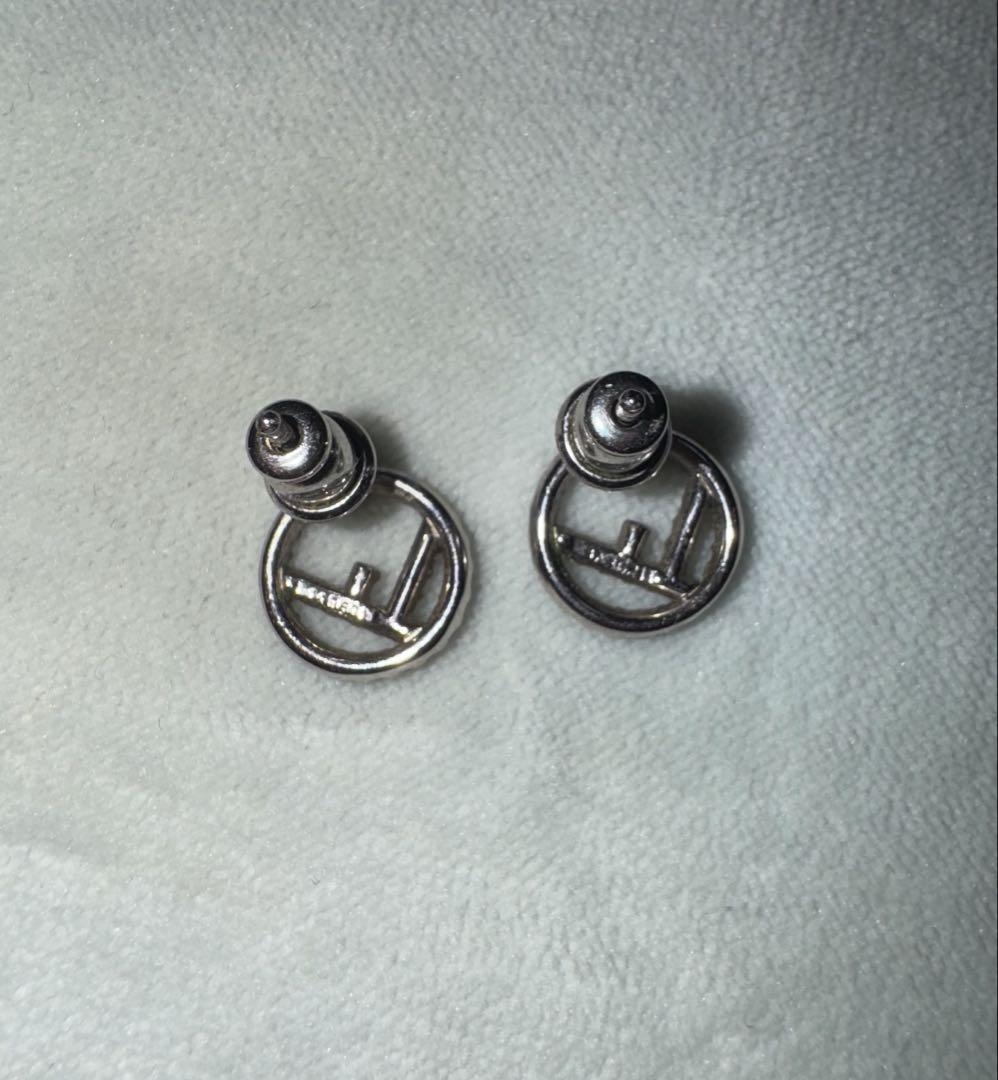 FENDI シルバー ピアス