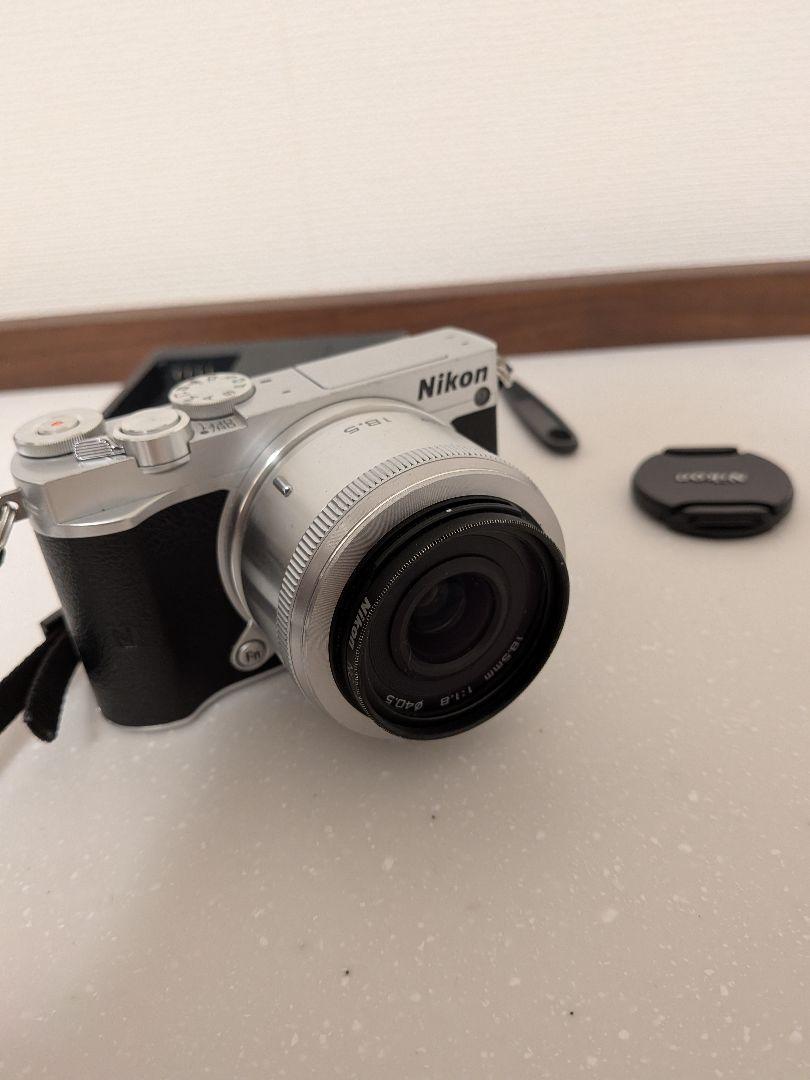 Nikon J5 18.5mmレンズ付き