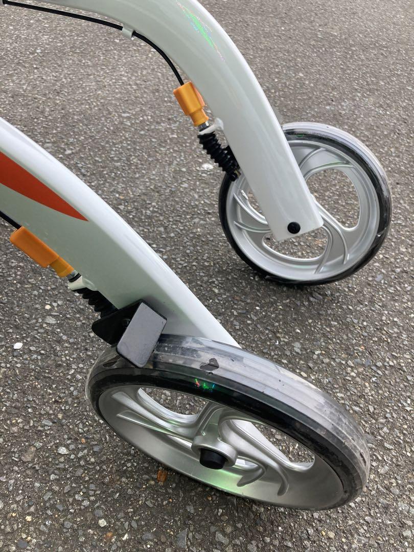 介護用品4輪歩行器軽量