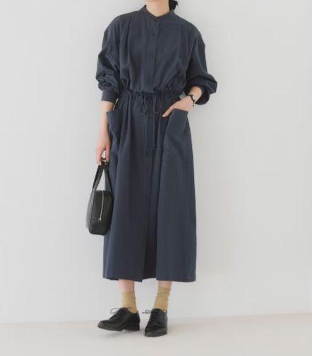 「私の毎日に寄りそう服」羽織りにもなるコットンワンピース 　スミクロ　M