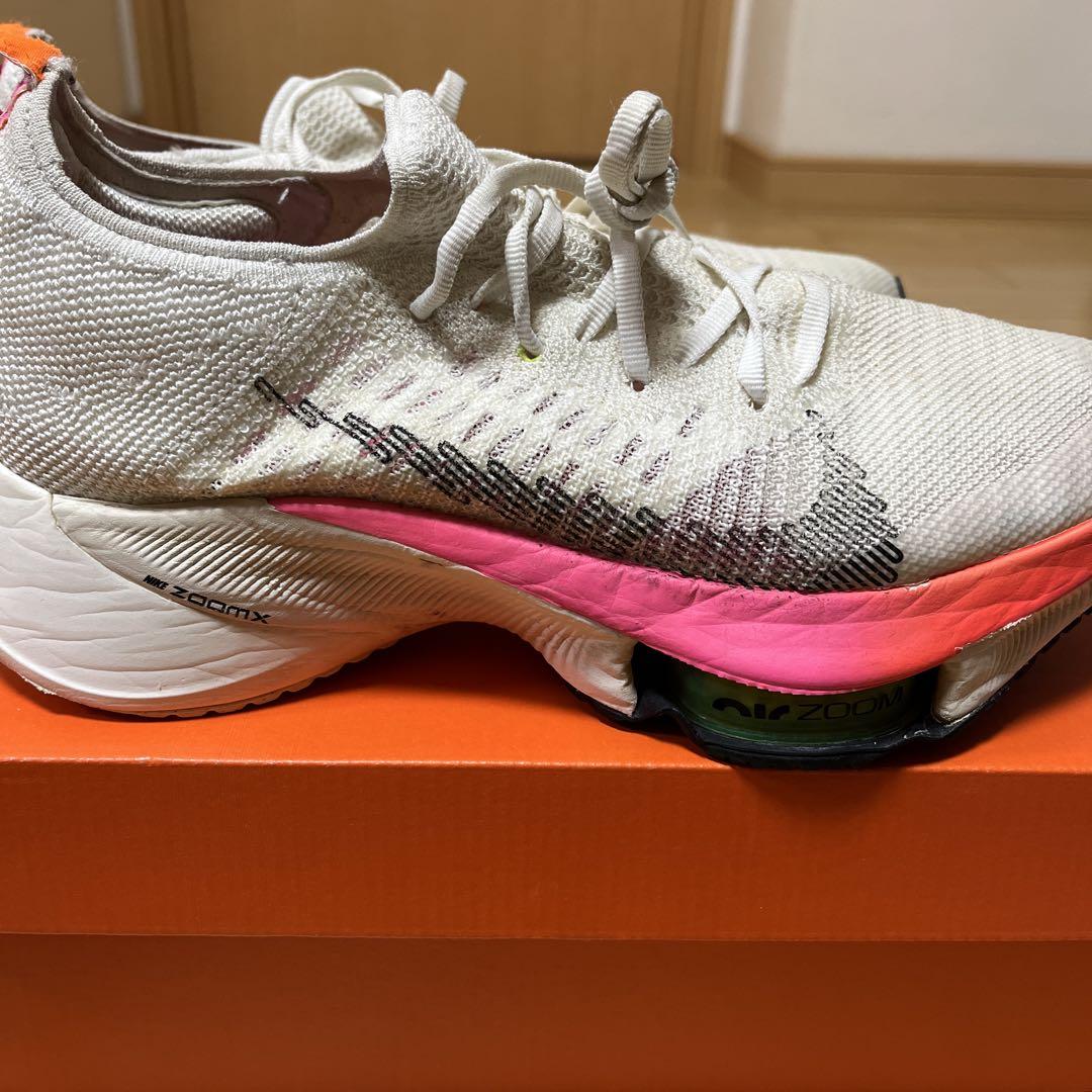 NIKE エアズーム　テンポネクスト%フライニット　　25.0センチ
