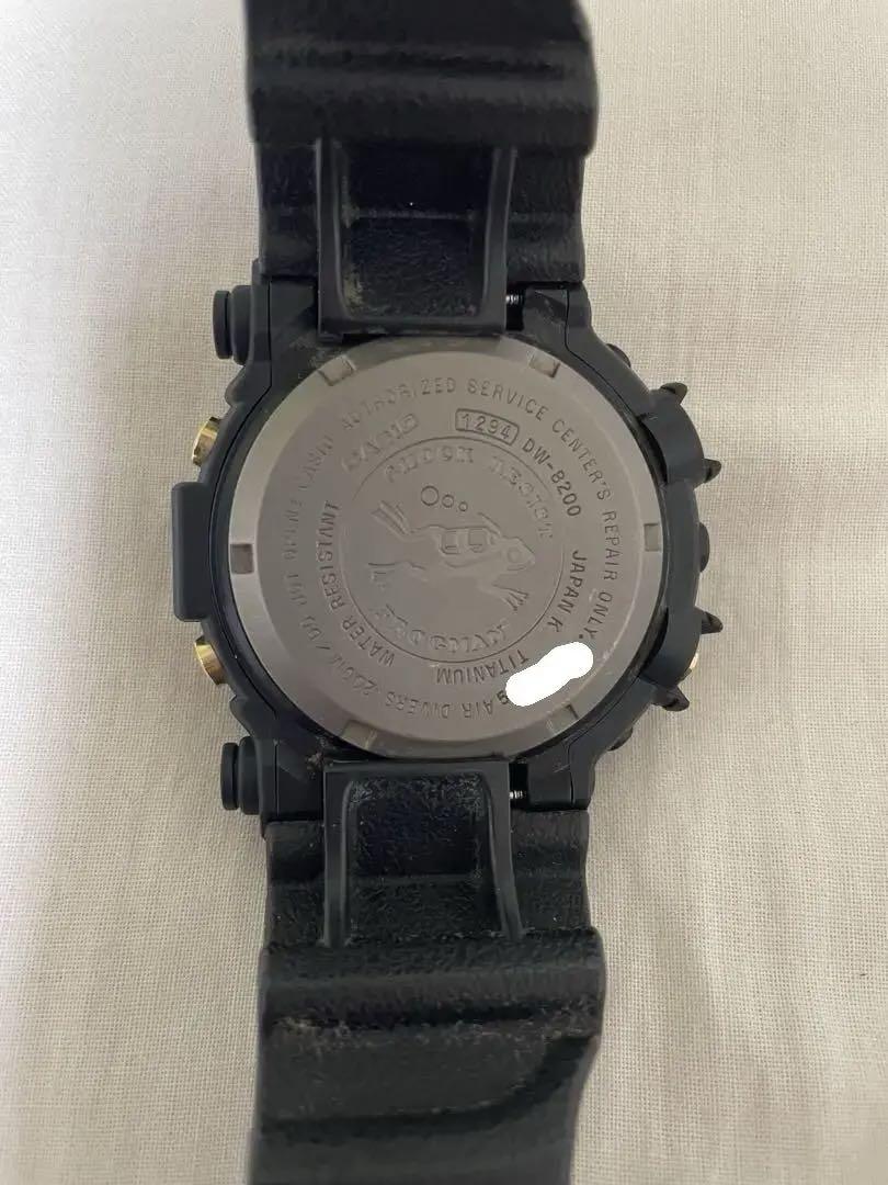 g-shock DW-8200B-9A