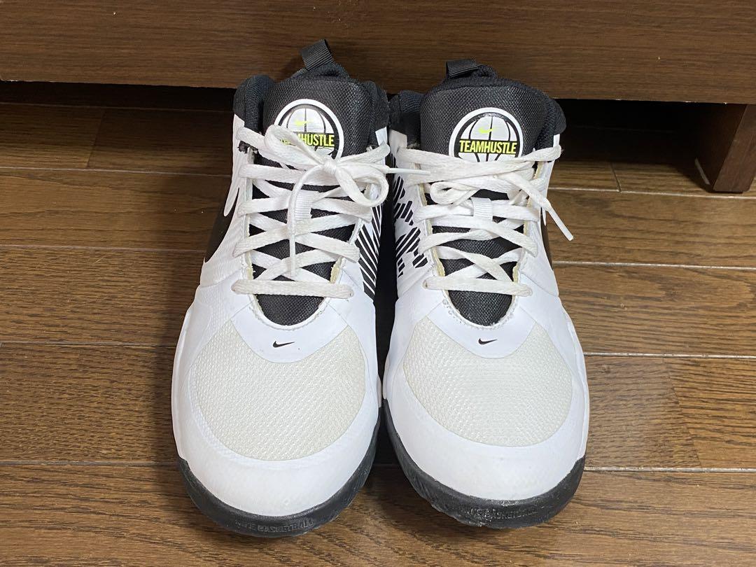 Nike Team Hustle バスケットボールシューズ ホワイト/ブラック