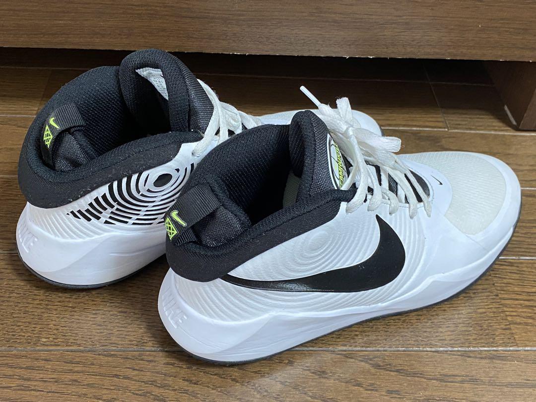 Nike Team Hustle バスケットボールシューズ ホワイト/ブラック