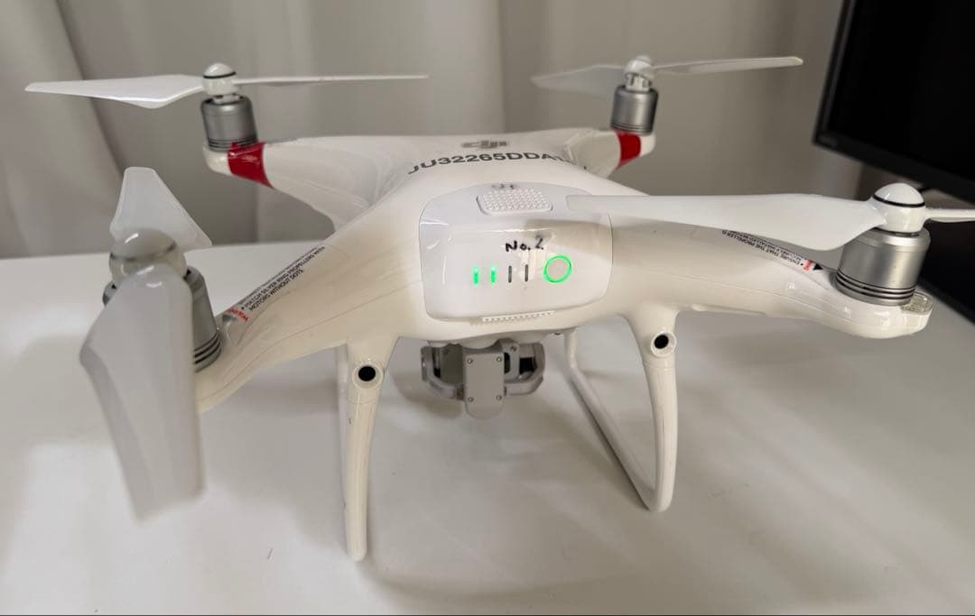 DJI Phantom 4 Proドローン 専用ケース付 DJI Phantom 4 Proドローン 専用ケース付
