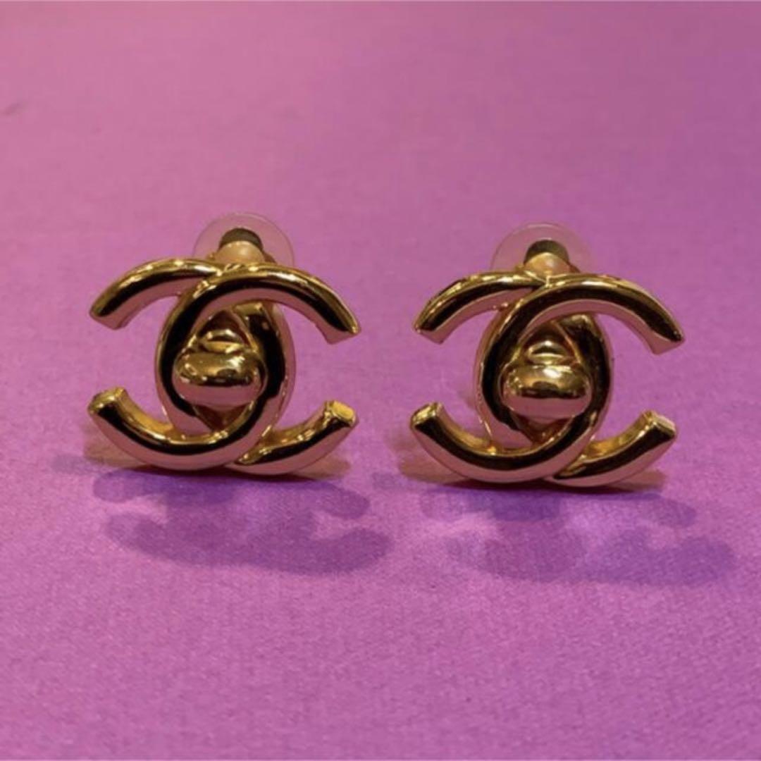 ピアス