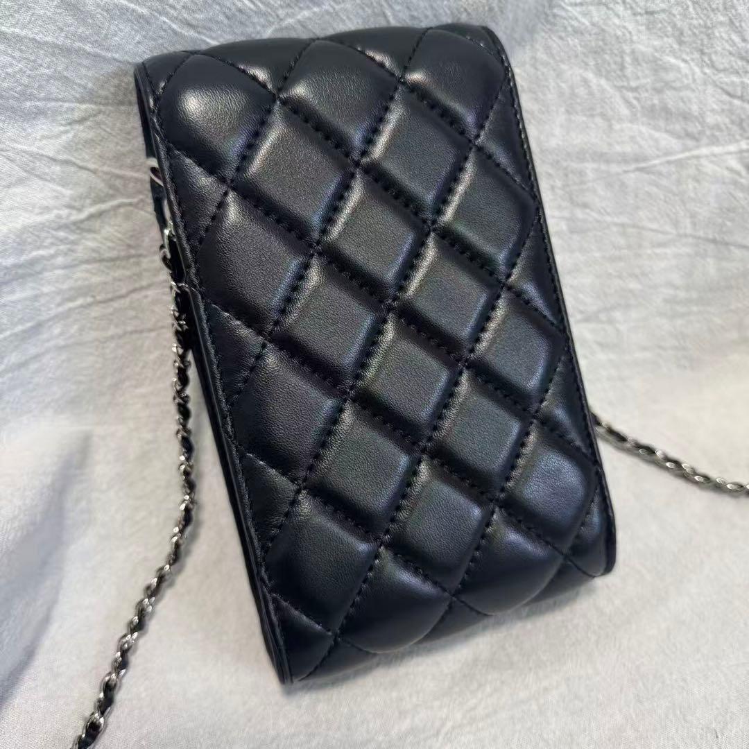 未使用 ノベルティ CCロゴ マトラッセ調 スマホショルダーポーチ ブラック#1 未使用 ノベルティ CCロゴ マトラッセ調 スマホショルダーポーチ ブラック#1