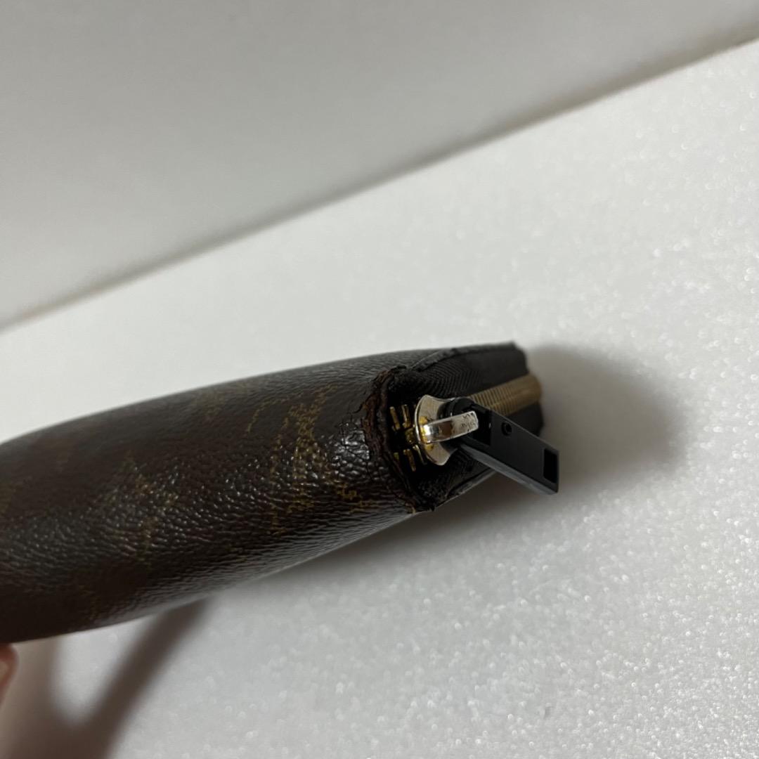 ルイヴィトン　モノグラム　長財布　ジッピーウォレット　M60017