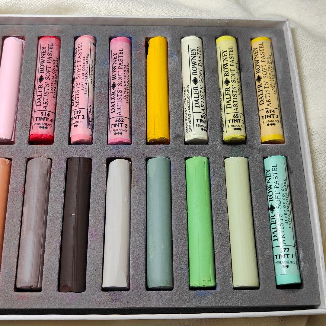 DALER-ROWNEY ラウニー パステル 木箱 訳あり ラウニーソフトパステル192色 木箱いり - メルカリ