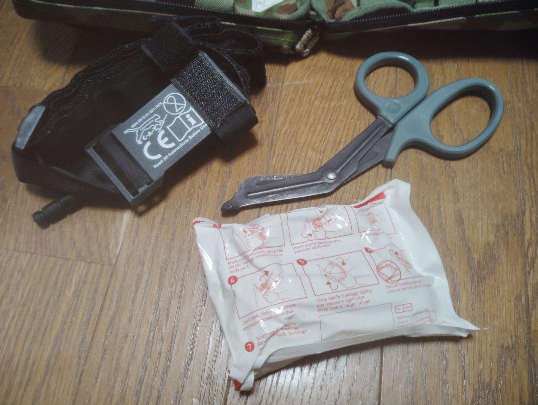 自衛隊　救急品セット　IFAKキット　救急品ポーチ