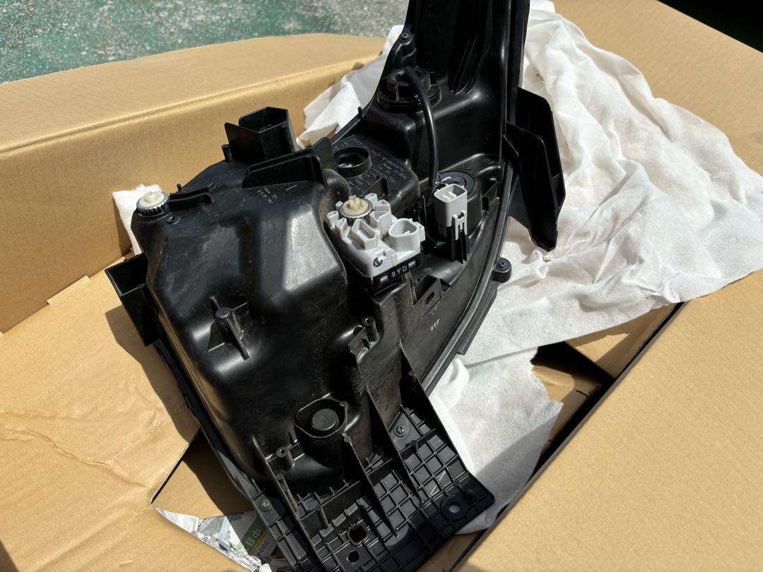 ワゴンRスティングレー ハイブリッドT MH55S 純正ヘッドライト 左