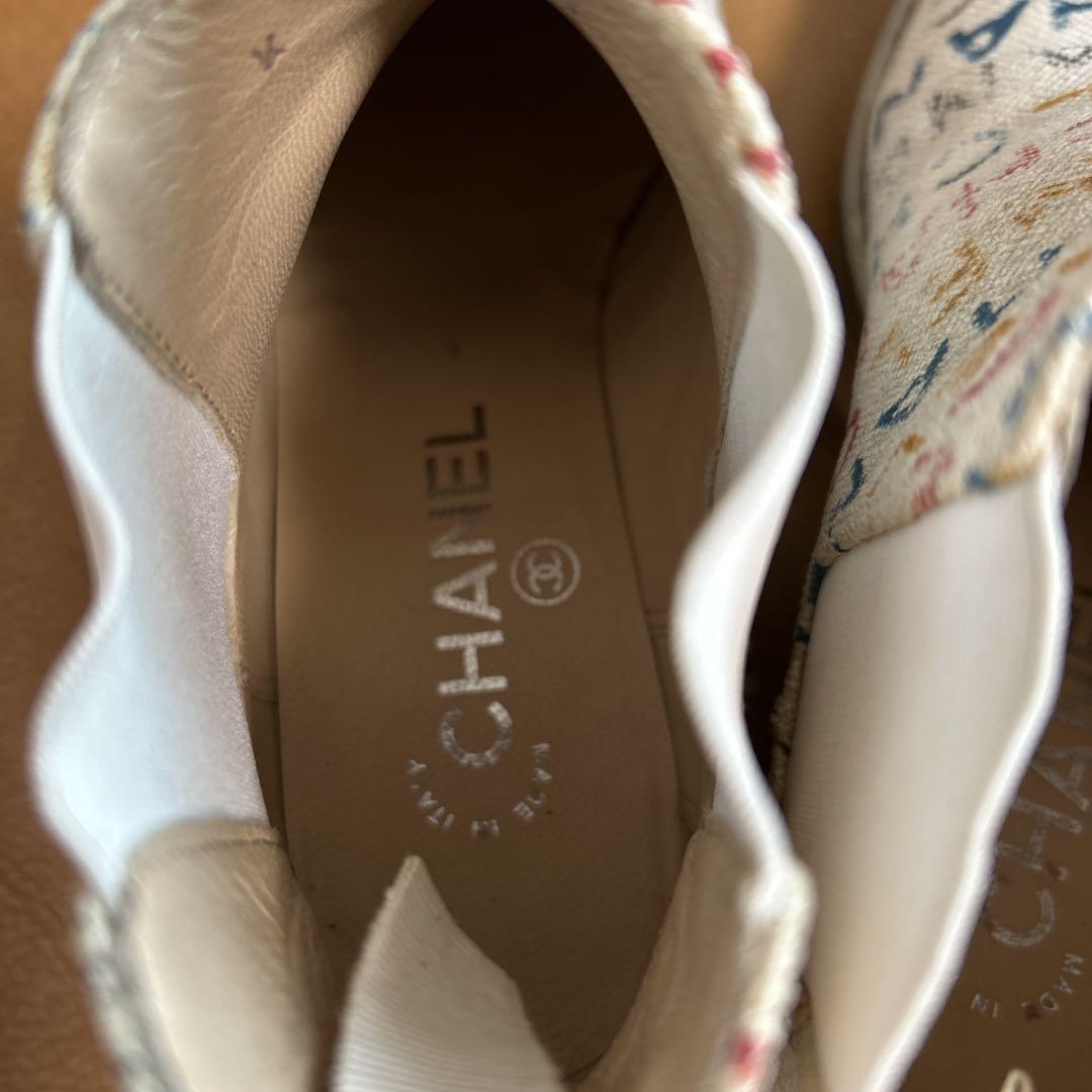 CHANEL カラフルロゴ アンクルブーツ 35 1/2(22.5) - メルカリ