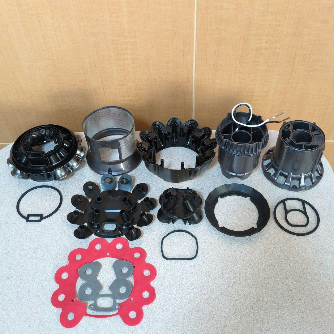 【美品】ダイソン dyson cyclone  V10 / SV12 本体のみ