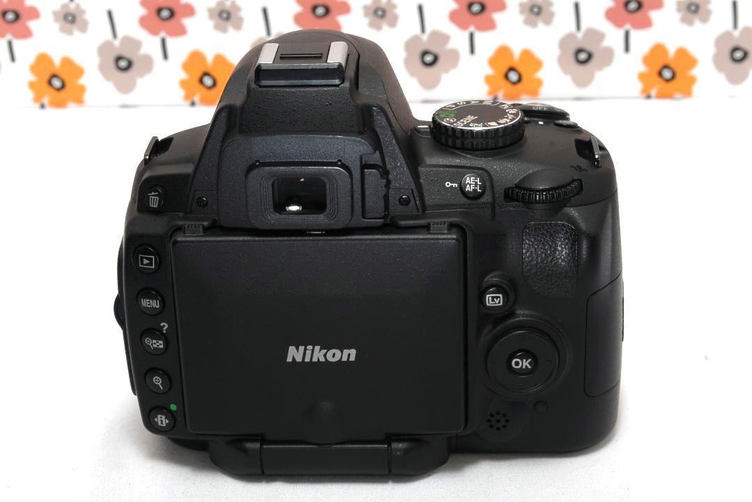 美品❣️Nikon D5000⭐️ショット数少 スマホ転送 自撮り 動画 ニコン 美品❣️Nikon D5000⭐️ショット数少 スマホ転送 自撮り 動画