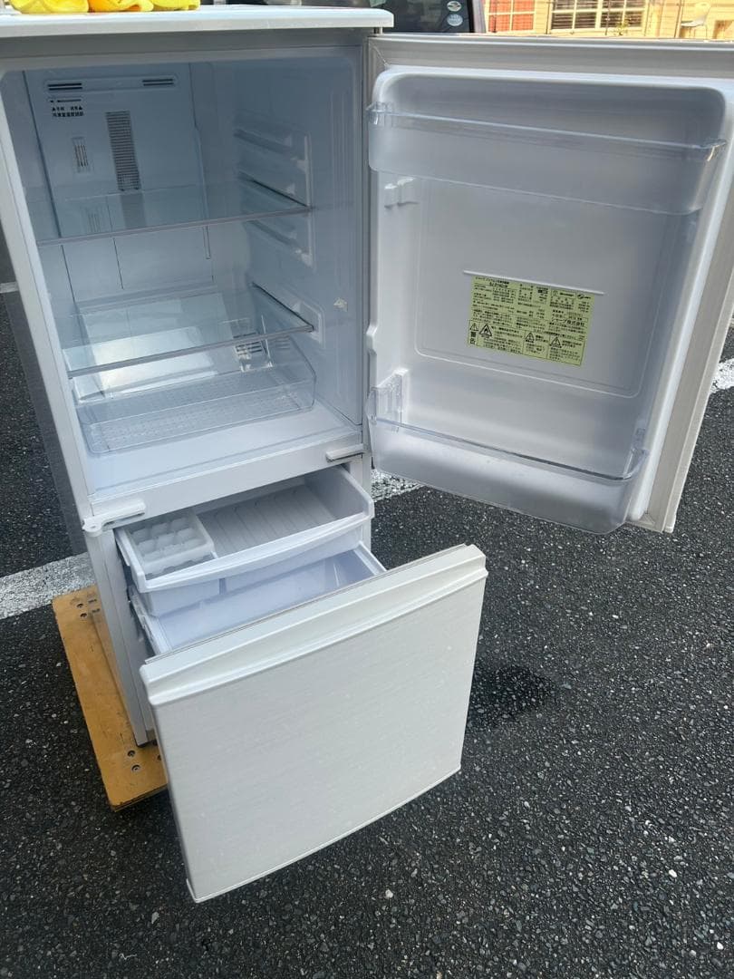【福岡市限定】冷蔵庫 シャープ 2018年 140L【安心の3ヶ月保証】 【福岡市限定】冷蔵庫 シャープ 2018年 140L【安心の3ヶ月保証】