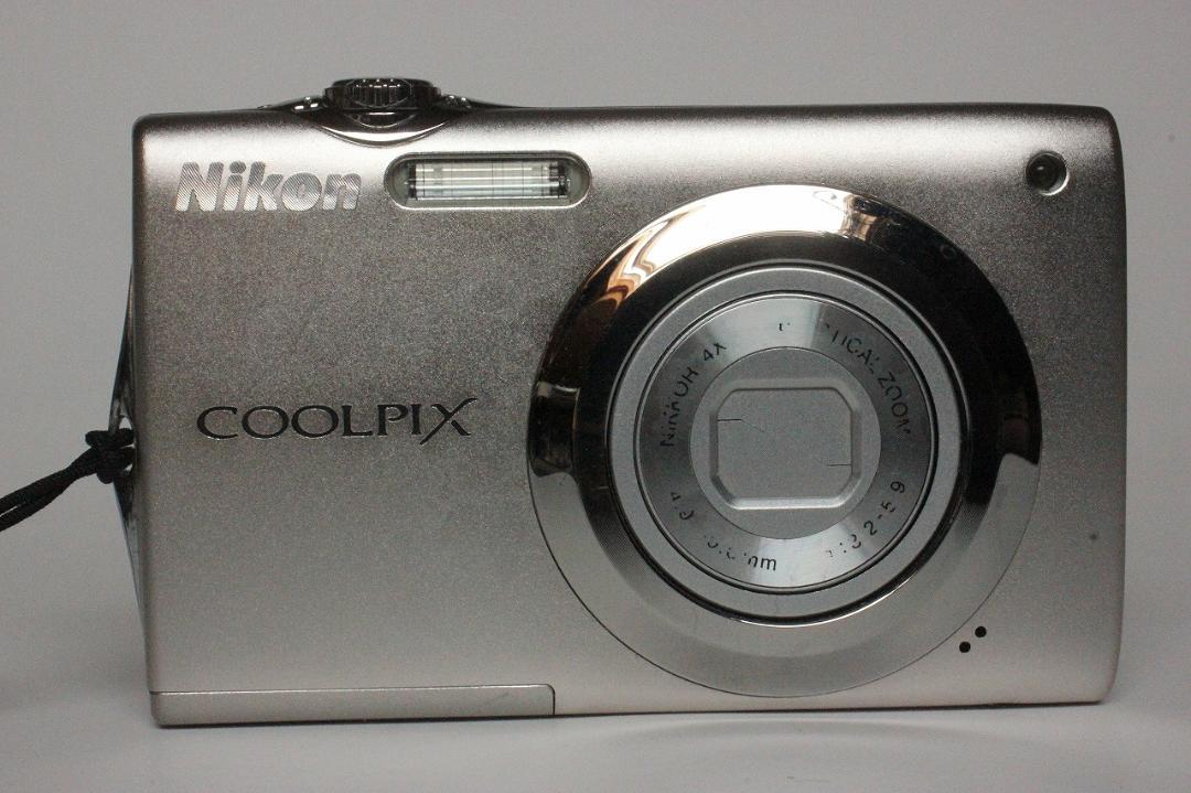 Nikon ニコン COOLPIX S3000 シルバー