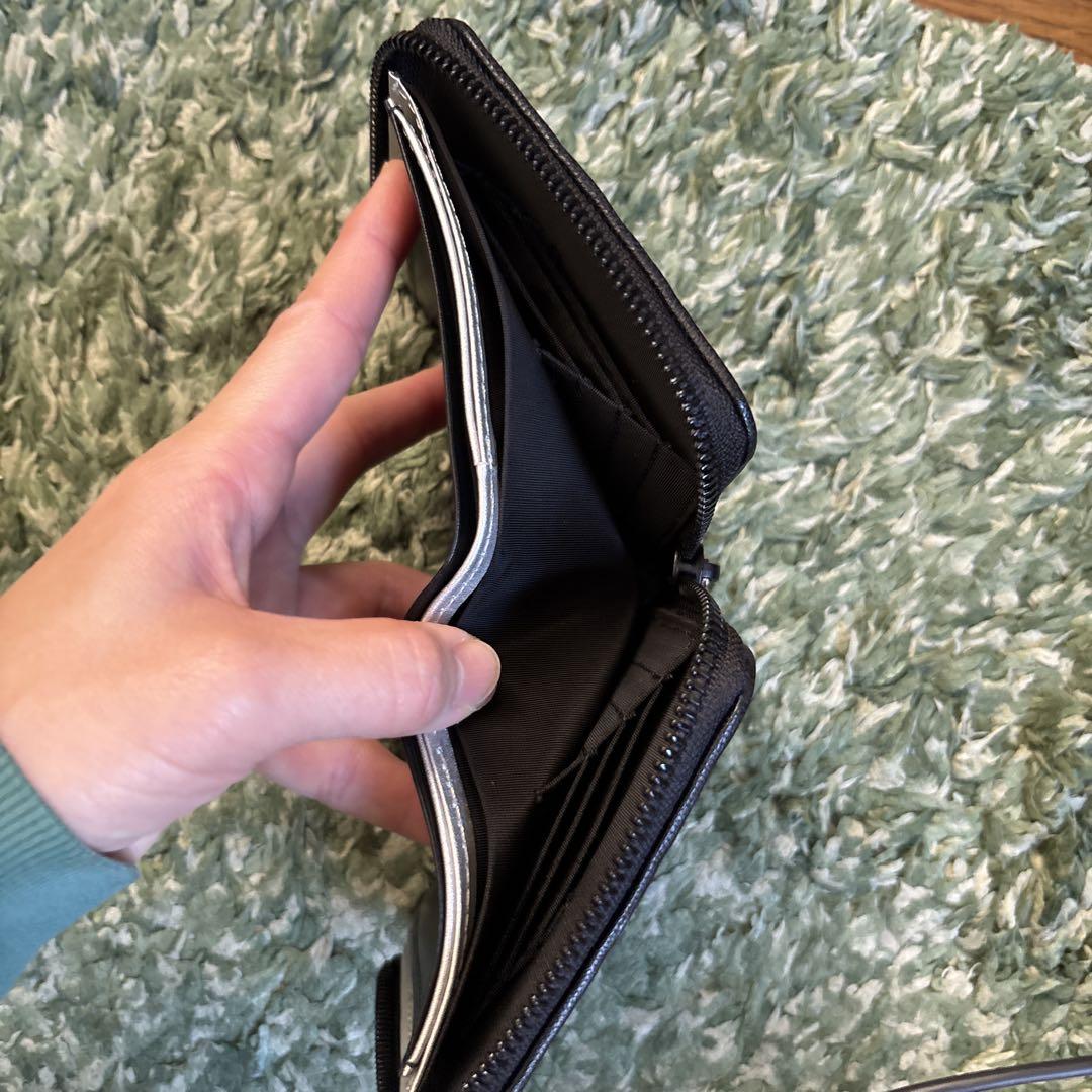 二つ折り財布