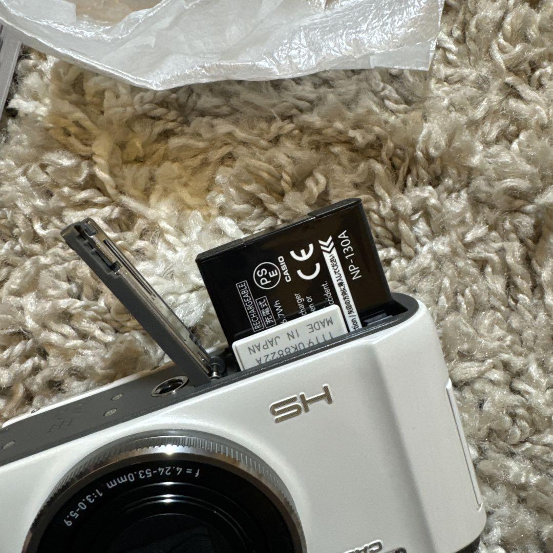 Casio EXILIM デジタルカメラ EX-ZR1100 ホワイト