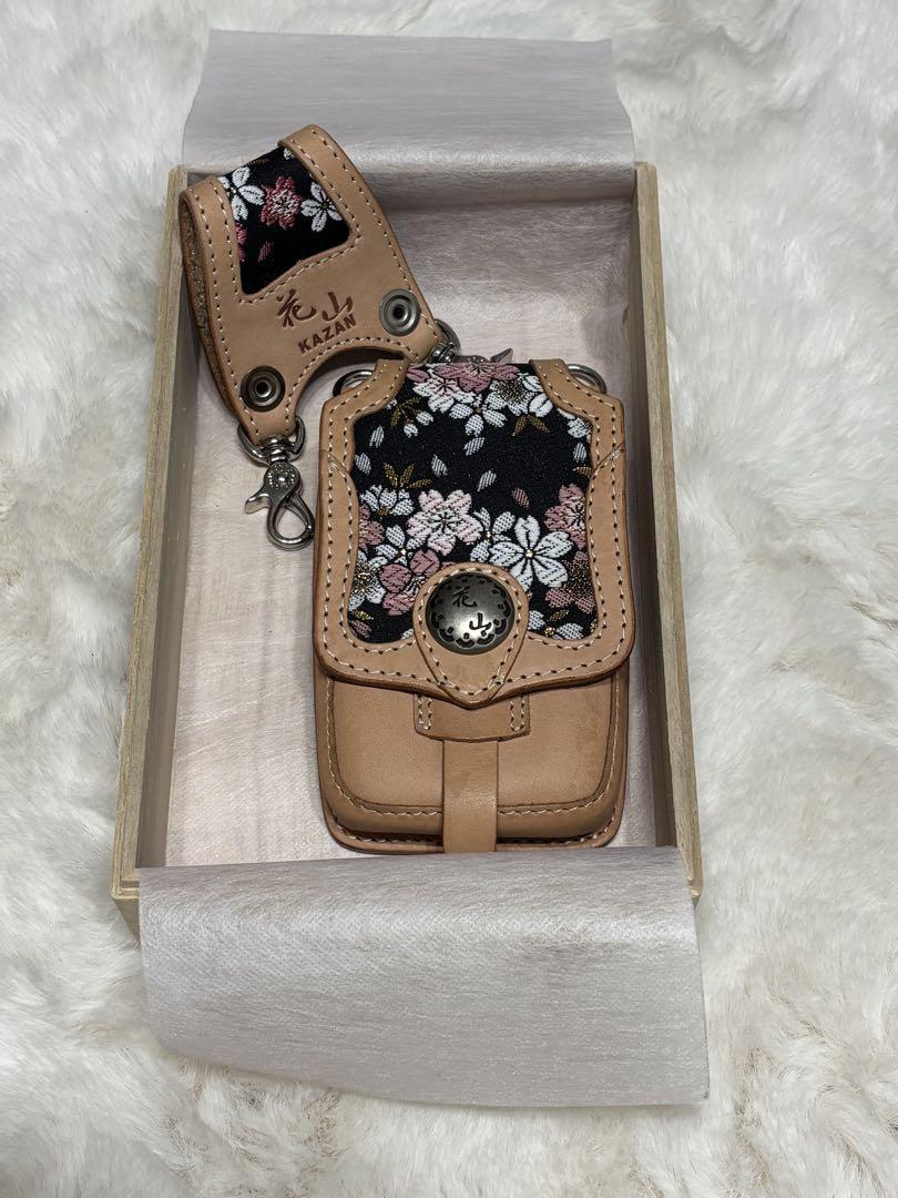 花山　KAZAN 花柄レザー スマホケース