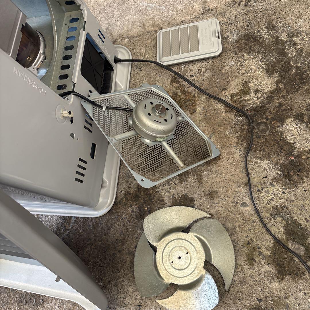 トヨトミ　石油ファンヒーター　LC-327
