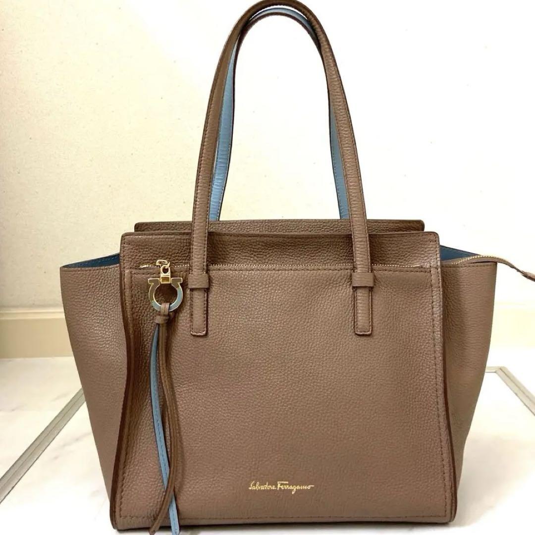 フェラガモ　Salvatore Ferragamoガンチーニトートバッグエイミー