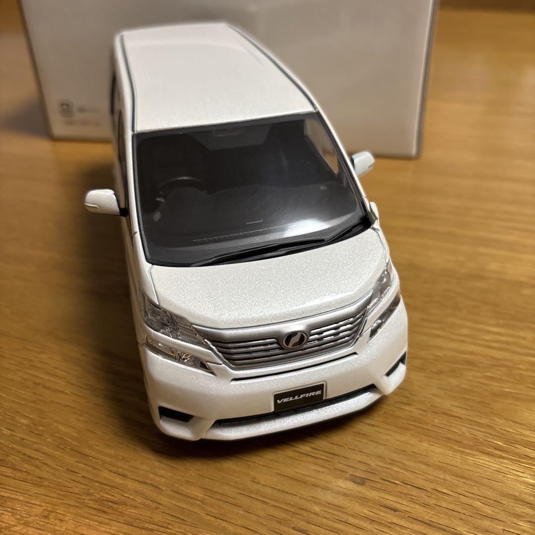 1/24 トヨタ ヴェルファイア カラーサンプル ミニカー ホワイトパール