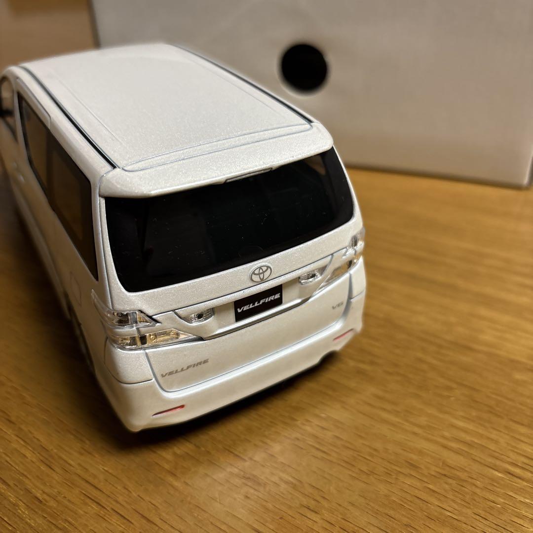 1/24 トヨタ ヴェルファイア カラーサンプル ミニカー ホワイトパール