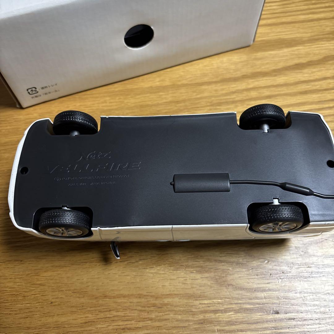 1/24 トヨタ ヴェルファイア カラーサンプル ミニカー ホワイトパール