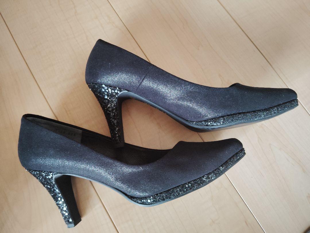 【美品】メルモ (23.5) パンプス ポインテッドトゥ リボン 切り返し 本革 美品】メルモ (23.5) パンプス ポインテッドトゥ ラメ