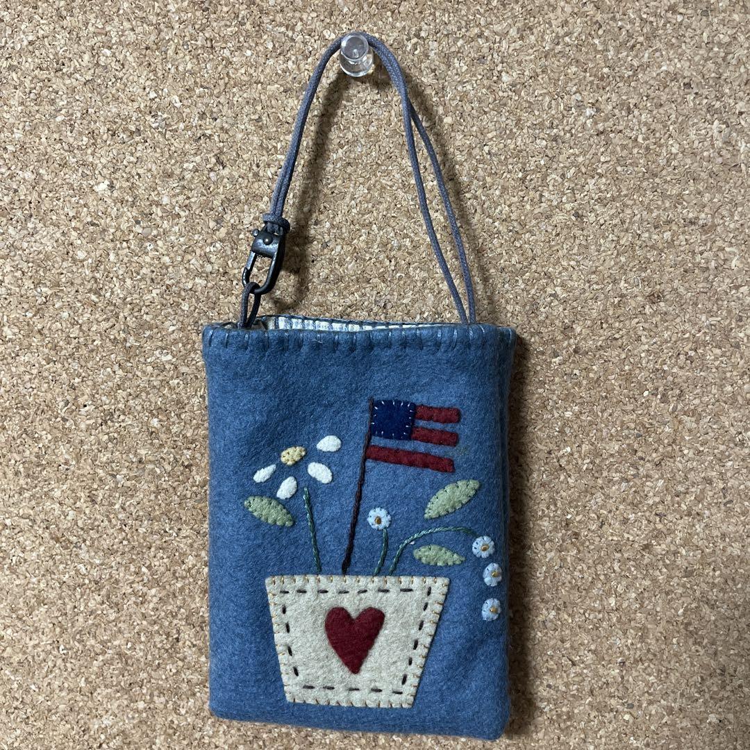 『若山雅子』キット　ハンドメイド フェルト　パス・スマホ・キーケース 花と国旗