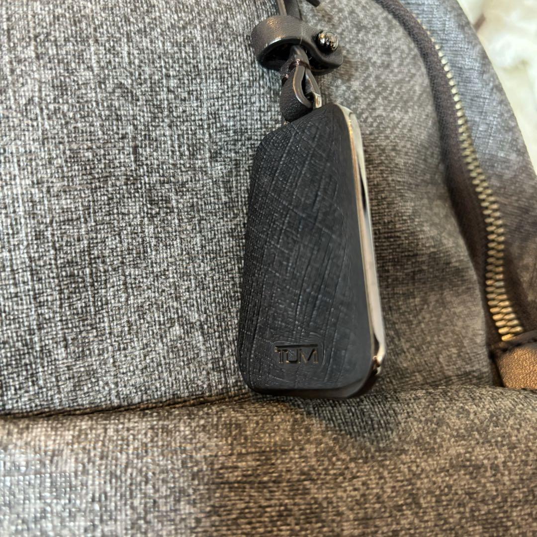 美品トゥミ SINCLAIR ハーロウ リュック TUMI グレー バックパック 画像4