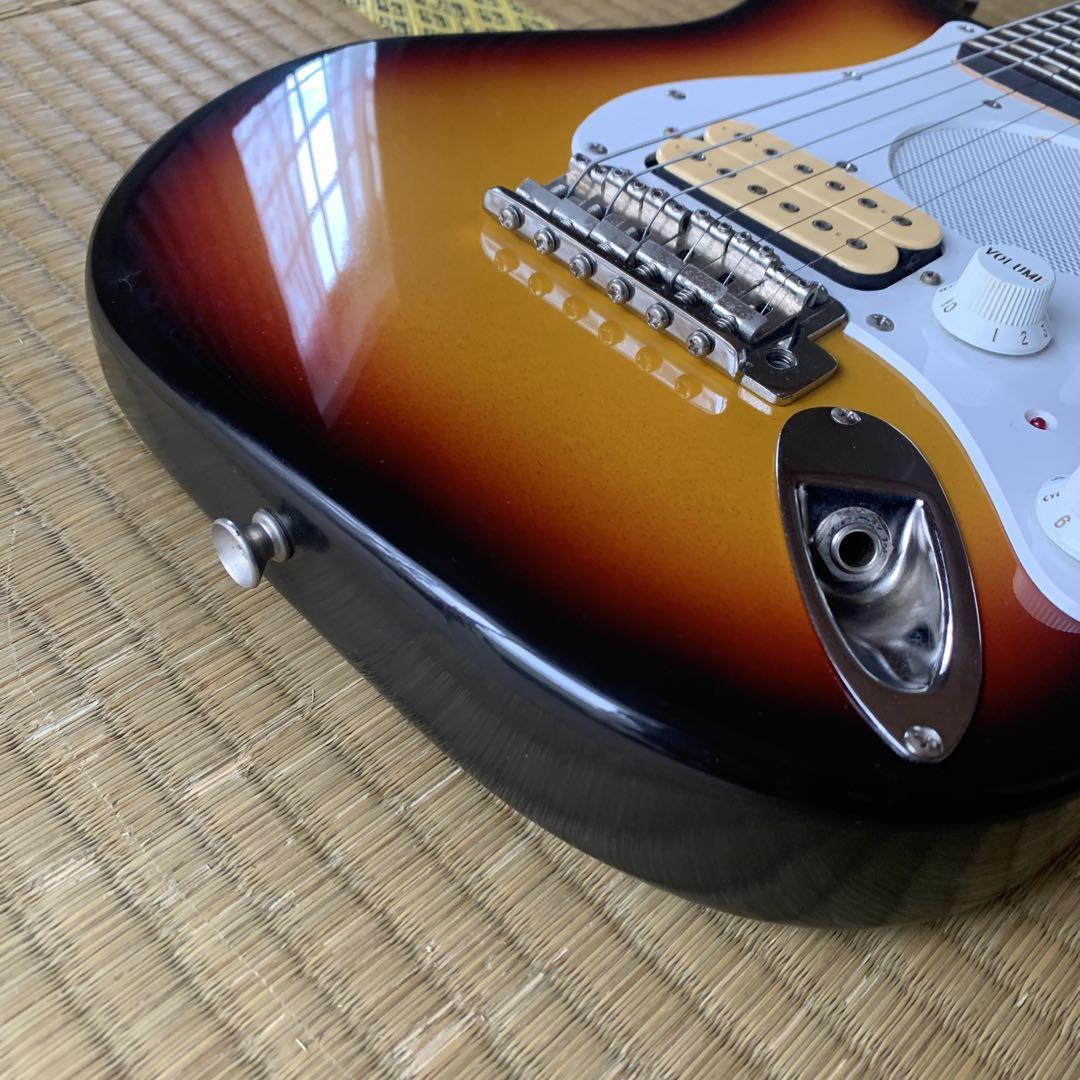 Fender ストラトキャスター　Champ アンプ内蔵　ギター サンバースト Fender ストラトキャスター Champ アンプ内蔵 ギター サンバースト