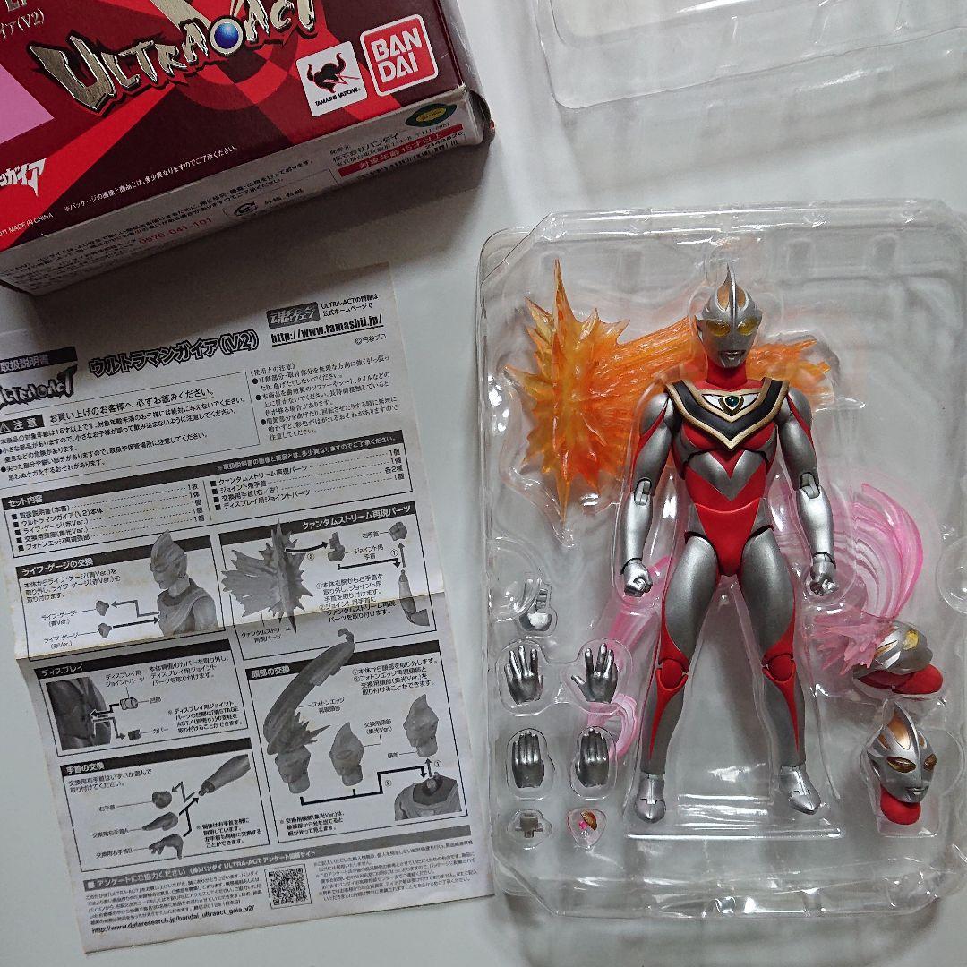 ULTRA ACT/ウルトラマンガイア 可動フィギュア/光臨エフェクト付き