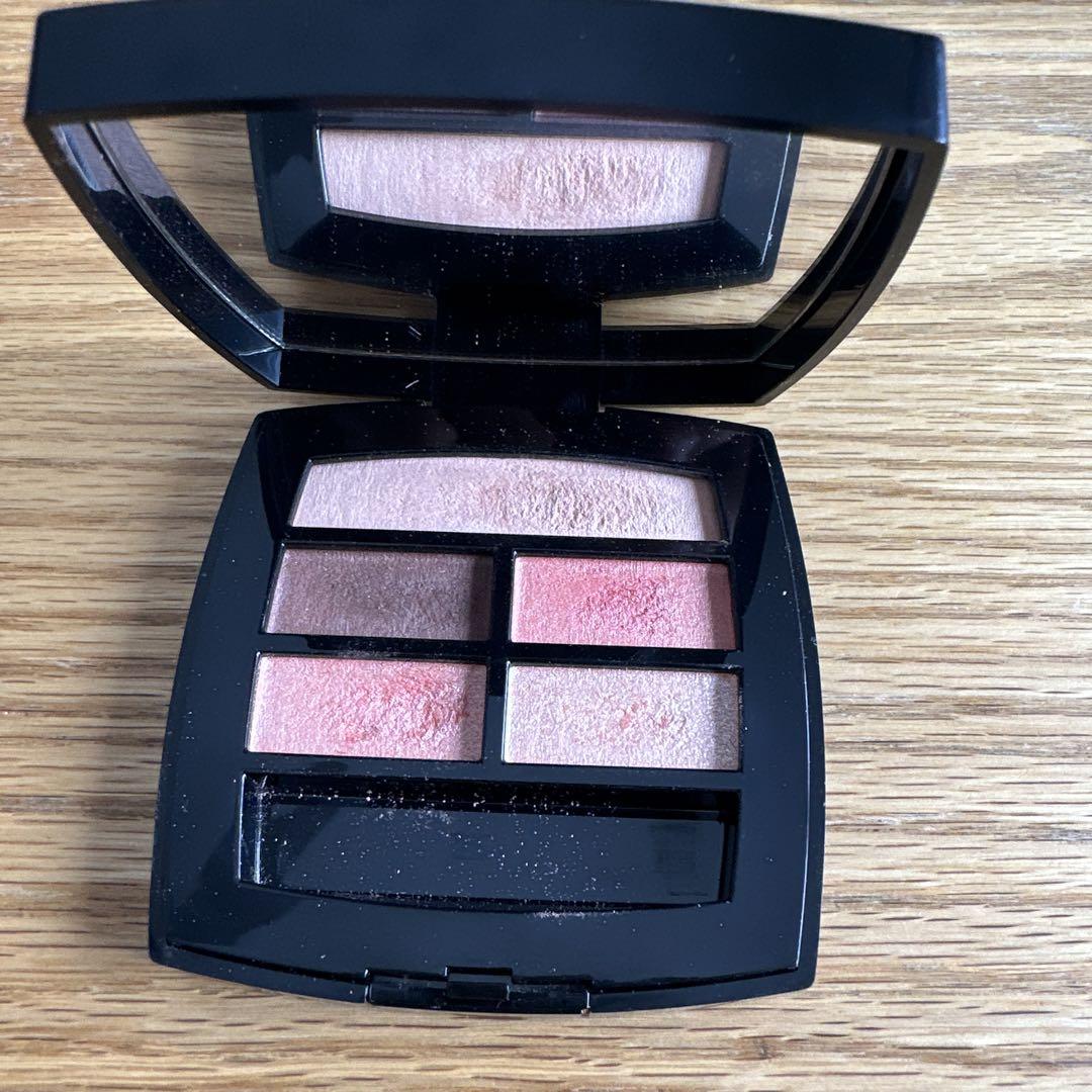 CHANEL アイシャドウパレット ピンク系 新品未使用 CHANEL アイシャドウパレット ピンク系 4.5g アイシャドウ