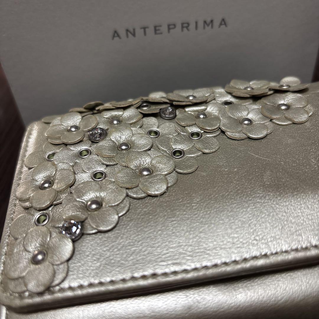 新品ANTEPRIMA 花装飾 二つ折り財布 グレージュ 専用！香香様♡ANTEPRIMA シルバー 花モチーフ 二つ折り財布