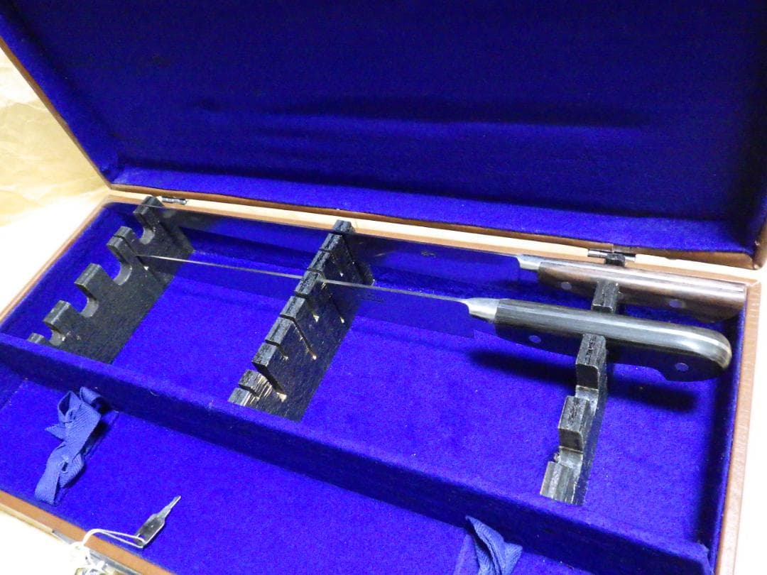 大型ナイフ包丁ハードケース 長物入れ付 鍵付き 包丁付属無しやや傷や汚れあり