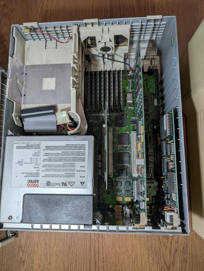 old Mac Macintosh IIci Portrait Display - メルカリ