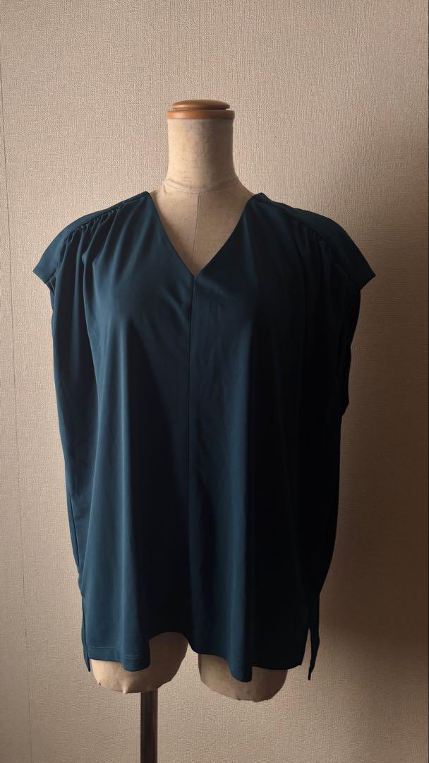 新品　ICB Ｖネックノースリーブブラウス