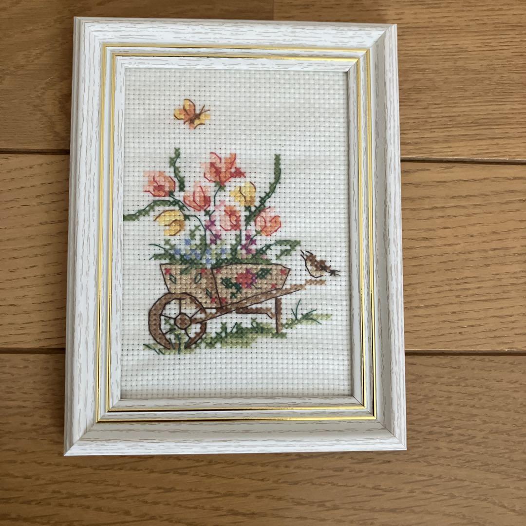 クロスステッチ額 クロスステッチ刺繍額 お花の荷車 - メルカリ