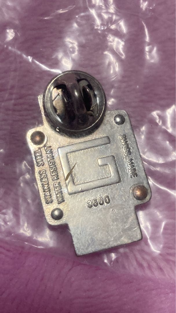 GUCCI ステンレス製 ブラック時計 ピンズ GUCCI ステンレス製 ブラック時計 ピンズ