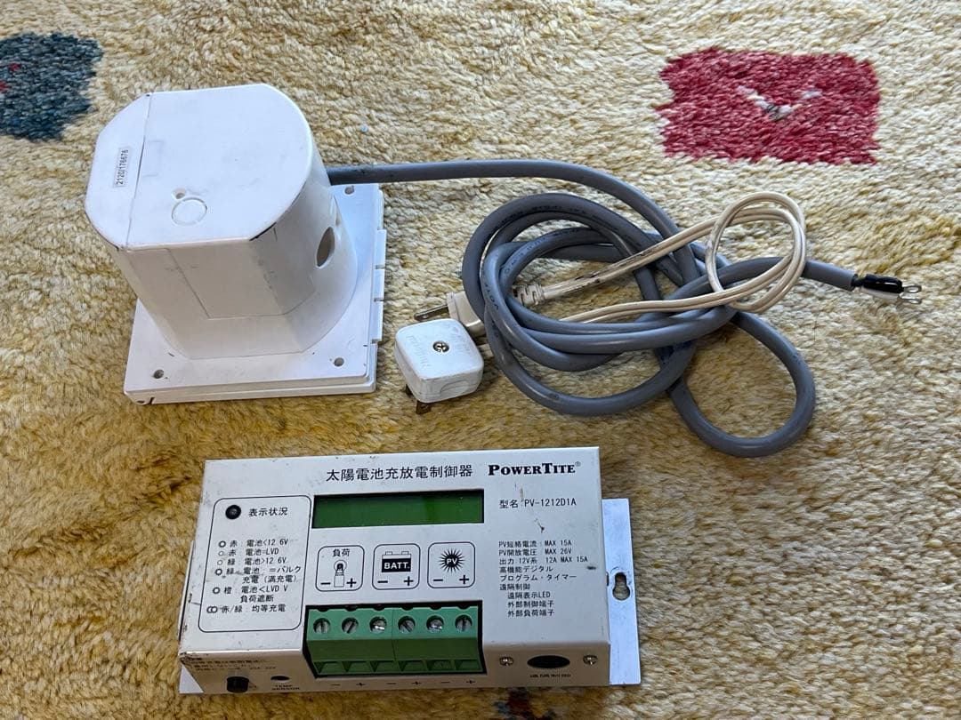 (動作良好) PV-1212D1A:太陽電池用充電・放電コントローラー・未来舎製